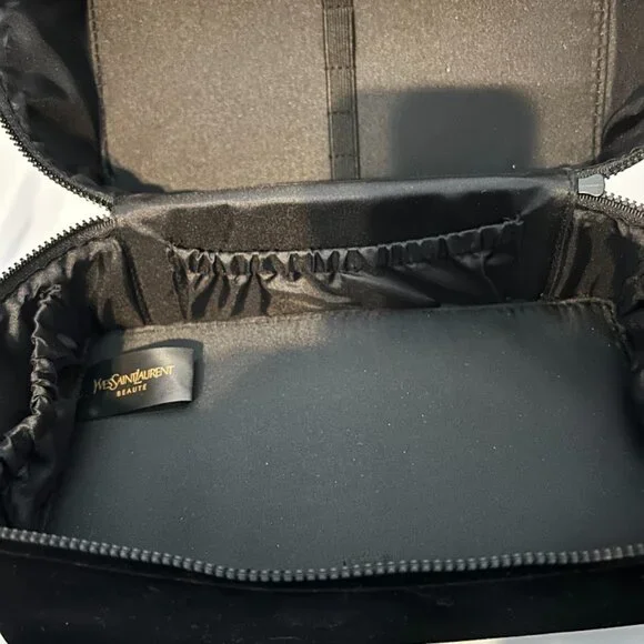 ✨ Rare YSL Velvet Travel Case - Perfect Gift or Private Luxury - Picture 9 of 11